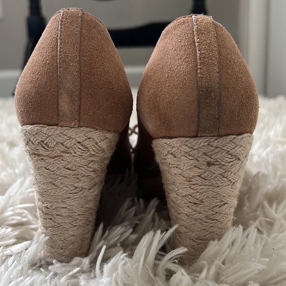 Size 7 Michael Kors tan suede espadrille wedge shoe - Picture 7 of 7